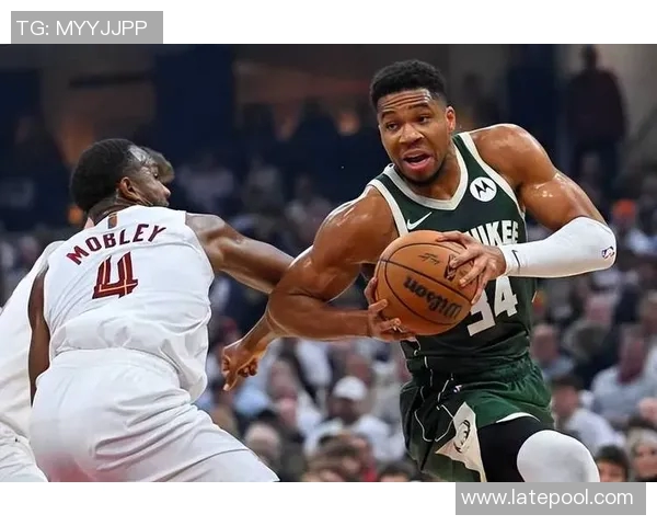 NBA焦点对决：雄鹿vs火箭球队状态分析，字母哥领衔主场取胜预测